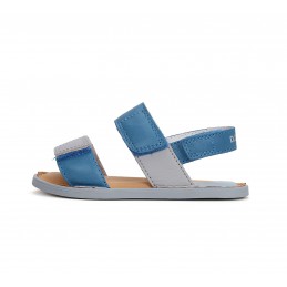 Mėlynos barefoot basutės...